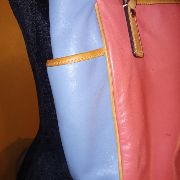 Coach Leather Pocketbook with 2 Side Pockets - Picture 2 of 11